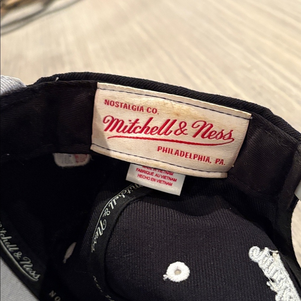 Mitchell & Ness Brooklyn Nets Snapback Hat Black Gray NBA - Picture 2 of 5